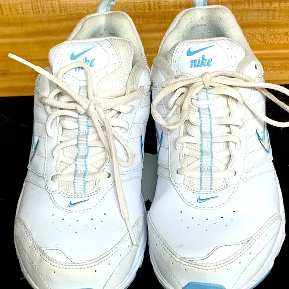 WOMENS NIKE VIEW II WALKING SHOES SIZE 9.5 EXCELLENT CONDITION - Picture 4 of 6